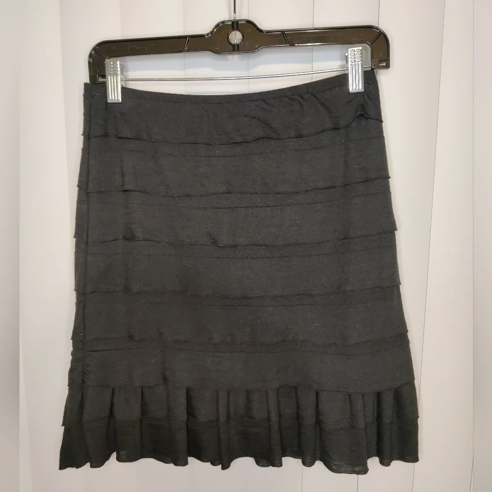 NWT Max Studio Black Ruffle Skirt Size Small - Picture 1 of 3